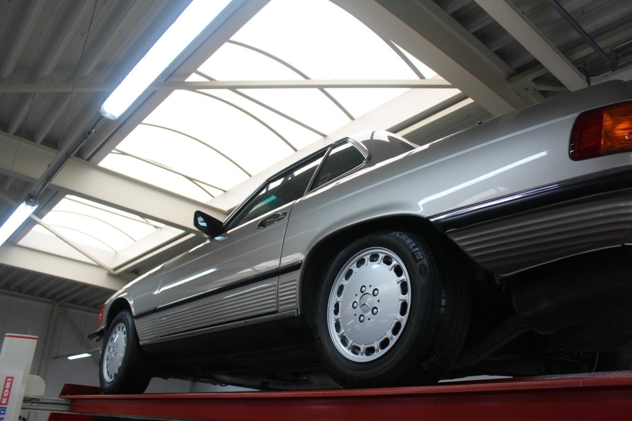 1987 Mercedes - Benz Mercedes Benz 560 SL &ldquo;Less than 31.000 miles&rdquo;