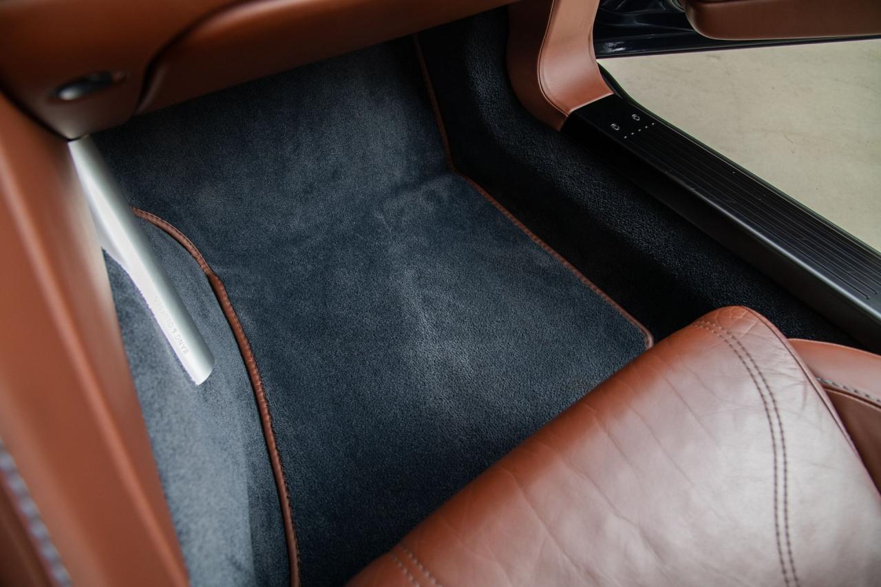 2010 Aston Martin DBS Volante