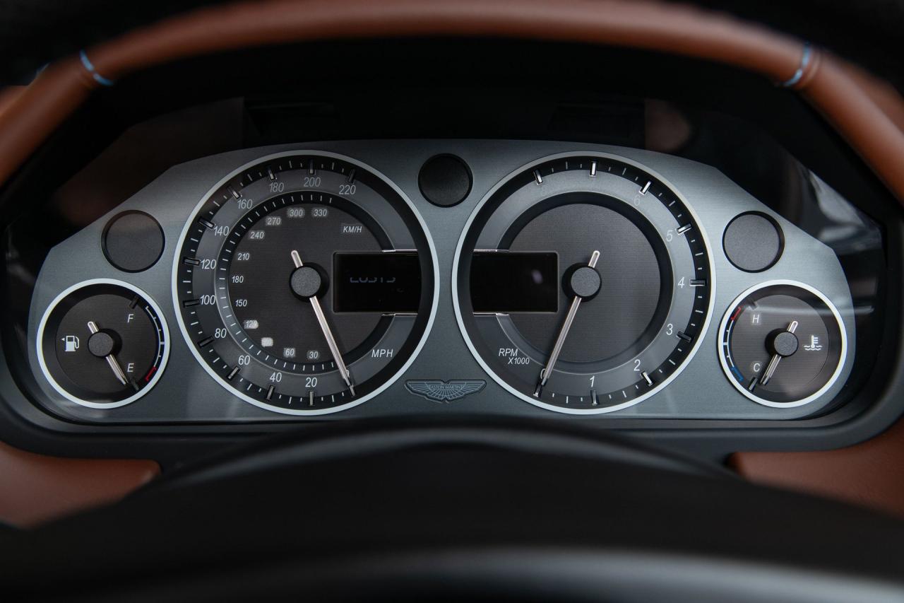 2010 Aston Martin DBS Volante