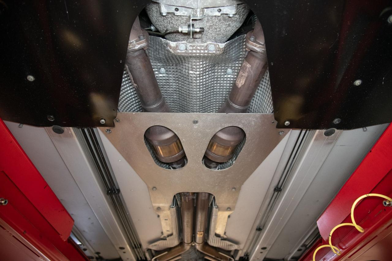 2010 Aston Martin DBS Volante