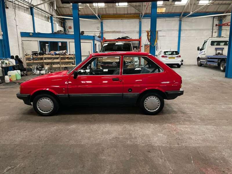 1989 Ford FIESTA GHIA CVT AUTO