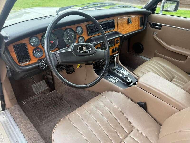 1985 Jaguar XJ6