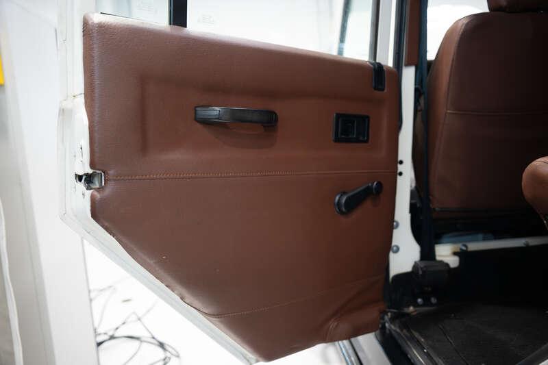 1993 Land Rover DEFENDER 127 DUAL CAB PICK UP