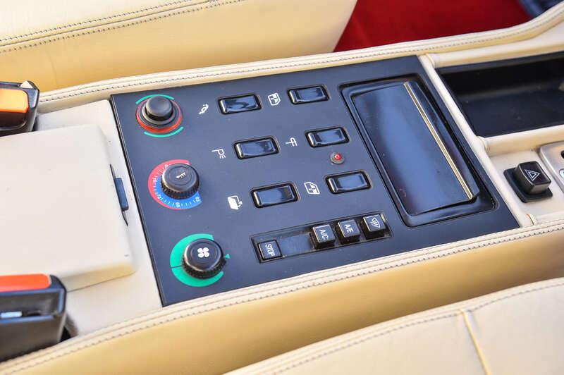 1989 Ferrari MONDIAL 3.2