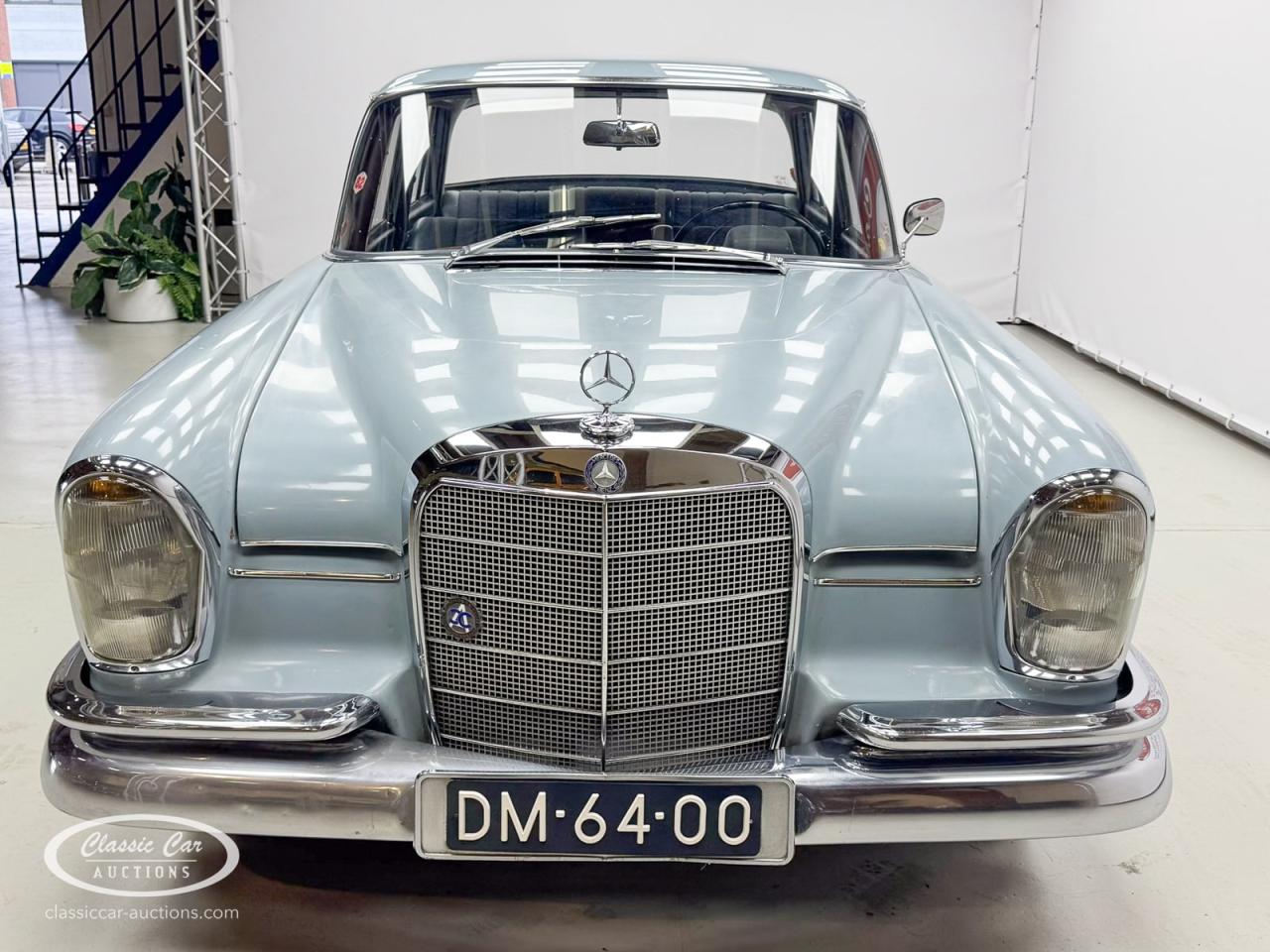 1965 Mercedes - Benz 230S