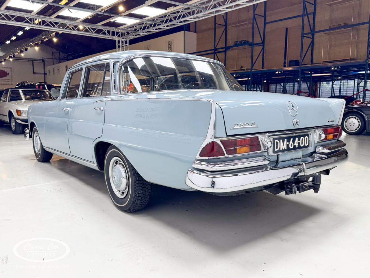 1965 Mercedes - Benz 230S