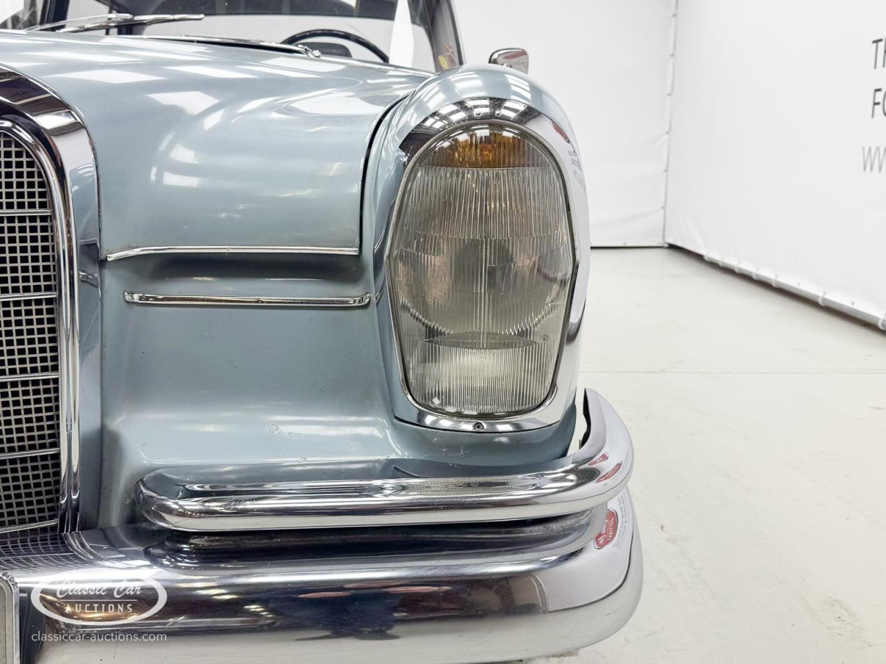 1965 Mercedes - Benz 230S