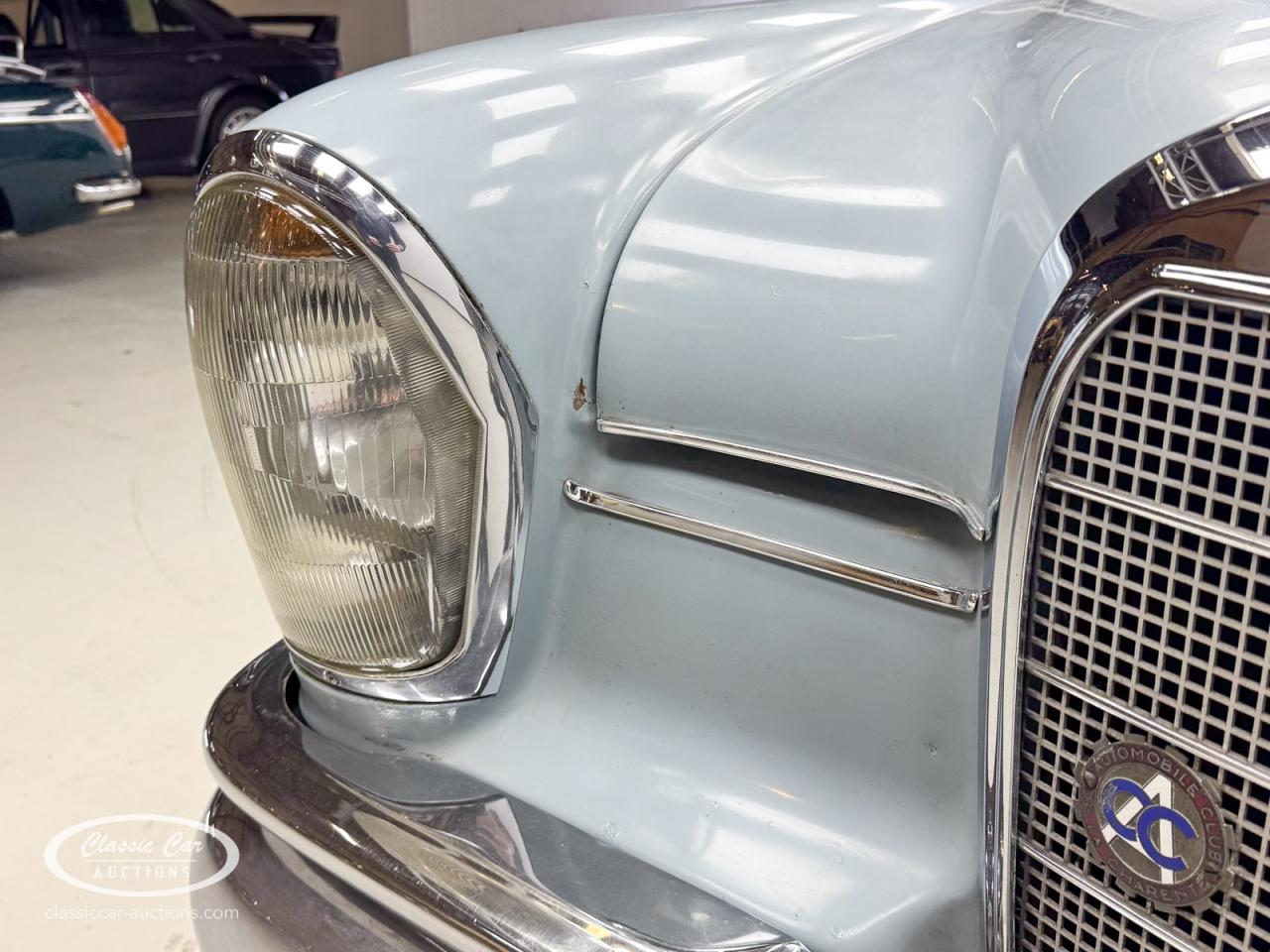 1965 Mercedes - Benz 230S