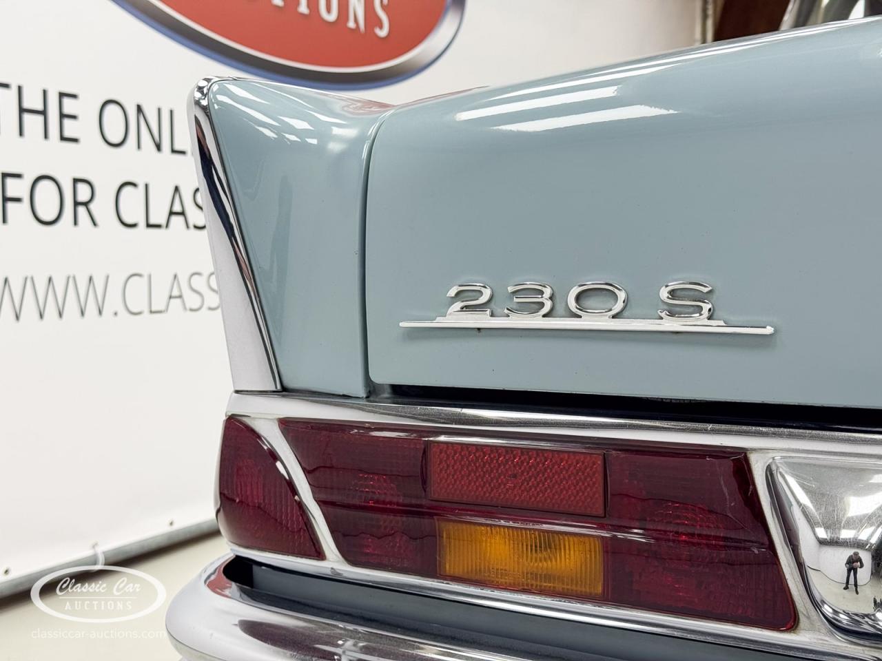 1965 Mercedes - Benz 230S