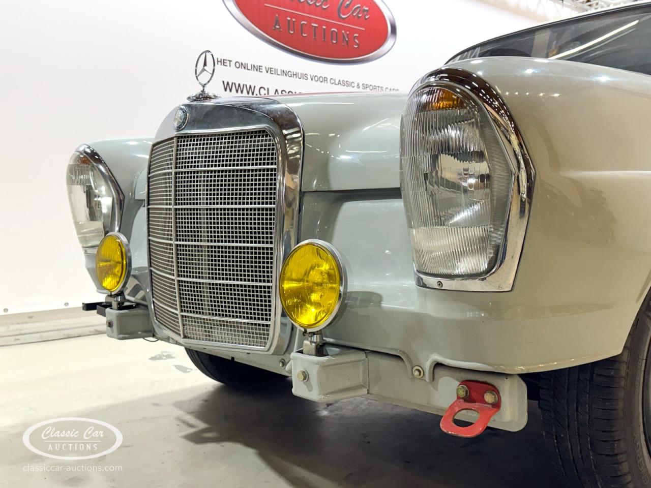 1960 Mercedes - Benz 220 SE