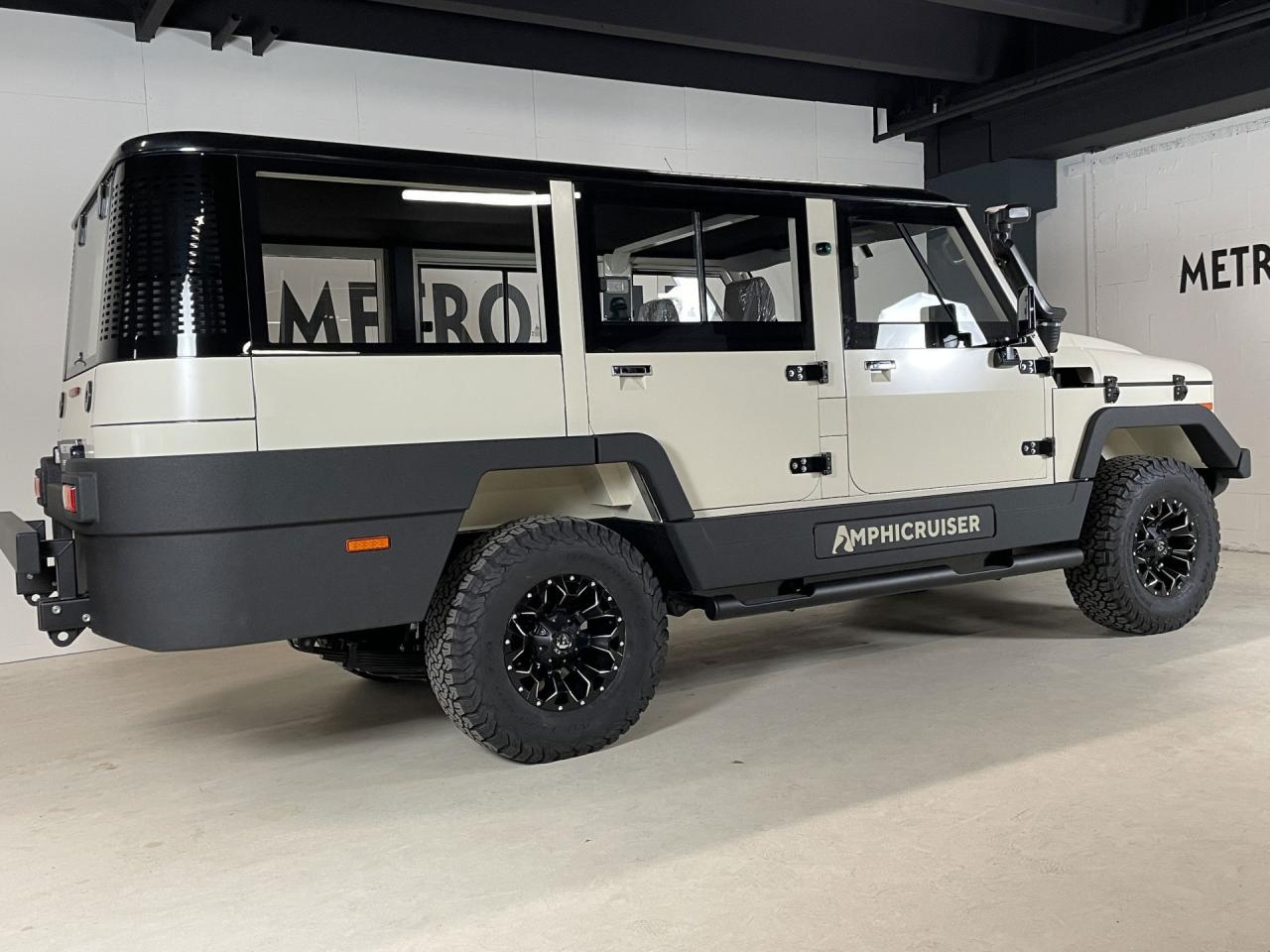 2023 Toyota amphicruser