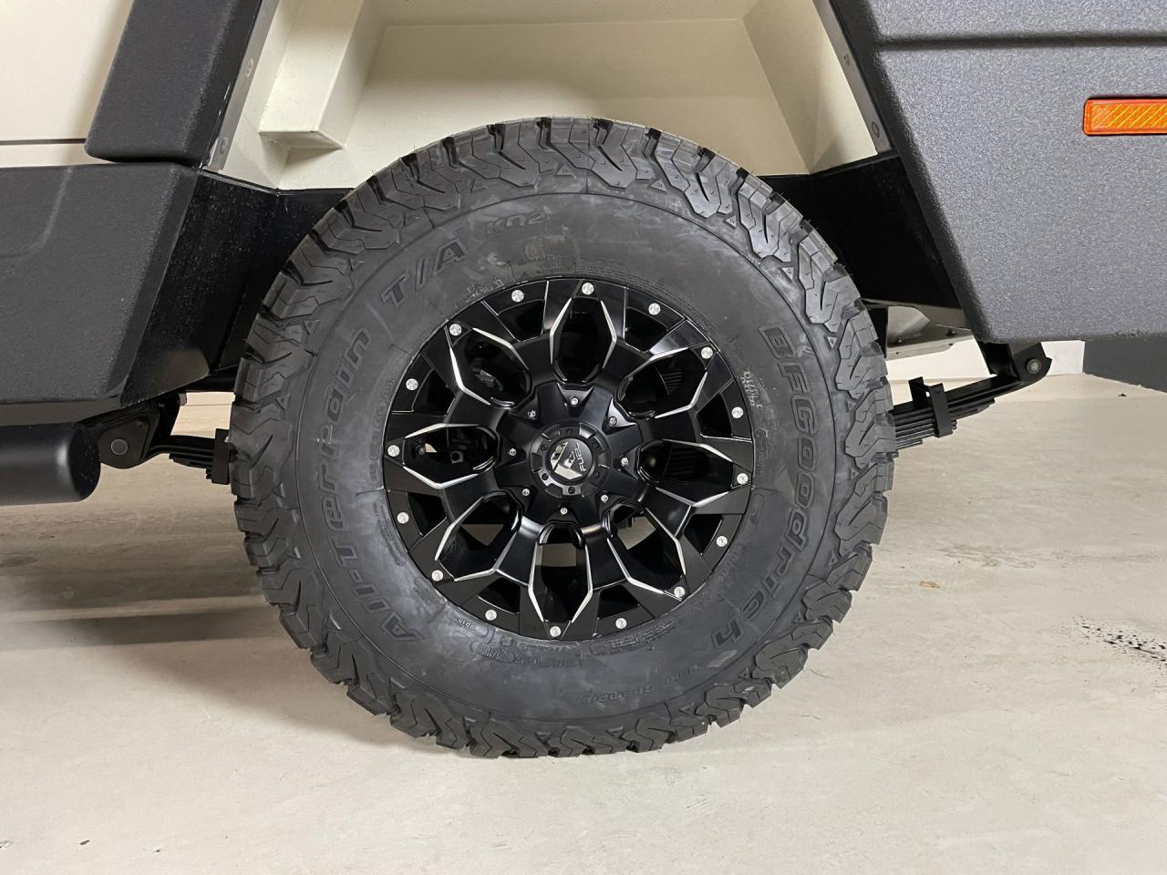 2023 Toyota amphicruser