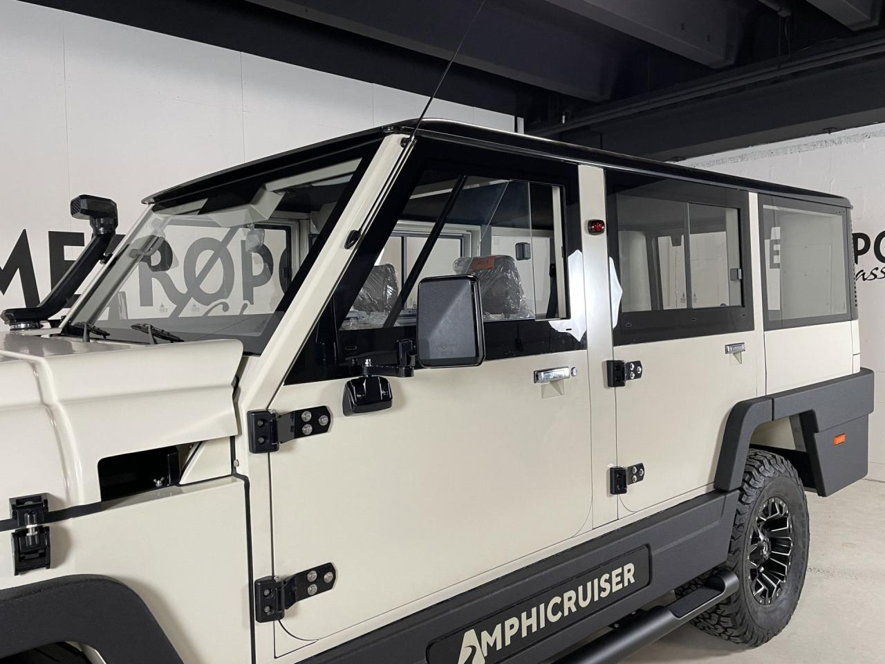 2023 Toyota amphicruser