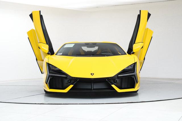 2024 Lamborghini Revuelto