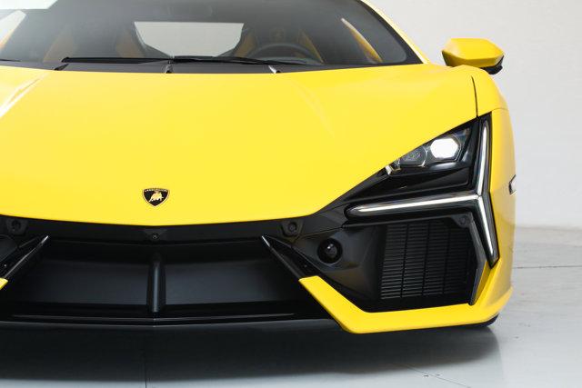 2024 Lamborghini Revuelto