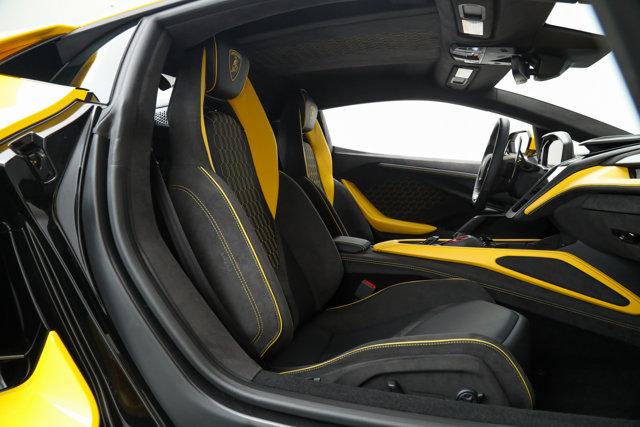 2024 Lamborghini Revuelto