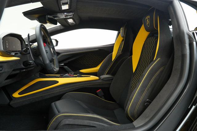 2024 Lamborghini Revuelto