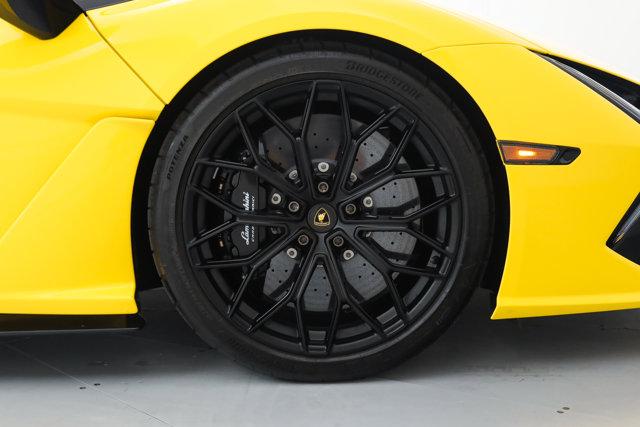 2024 Lamborghini Revuelto