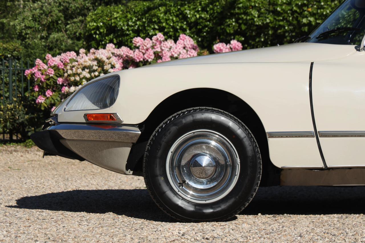1971 Citro&euml;n Citro&euml;n DS20 Pallas &ldquo;Beige Albatros&rdquo;