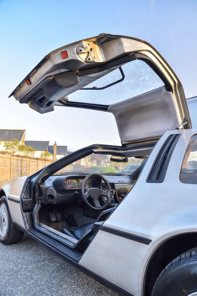 1981 DeLorean DMC-12