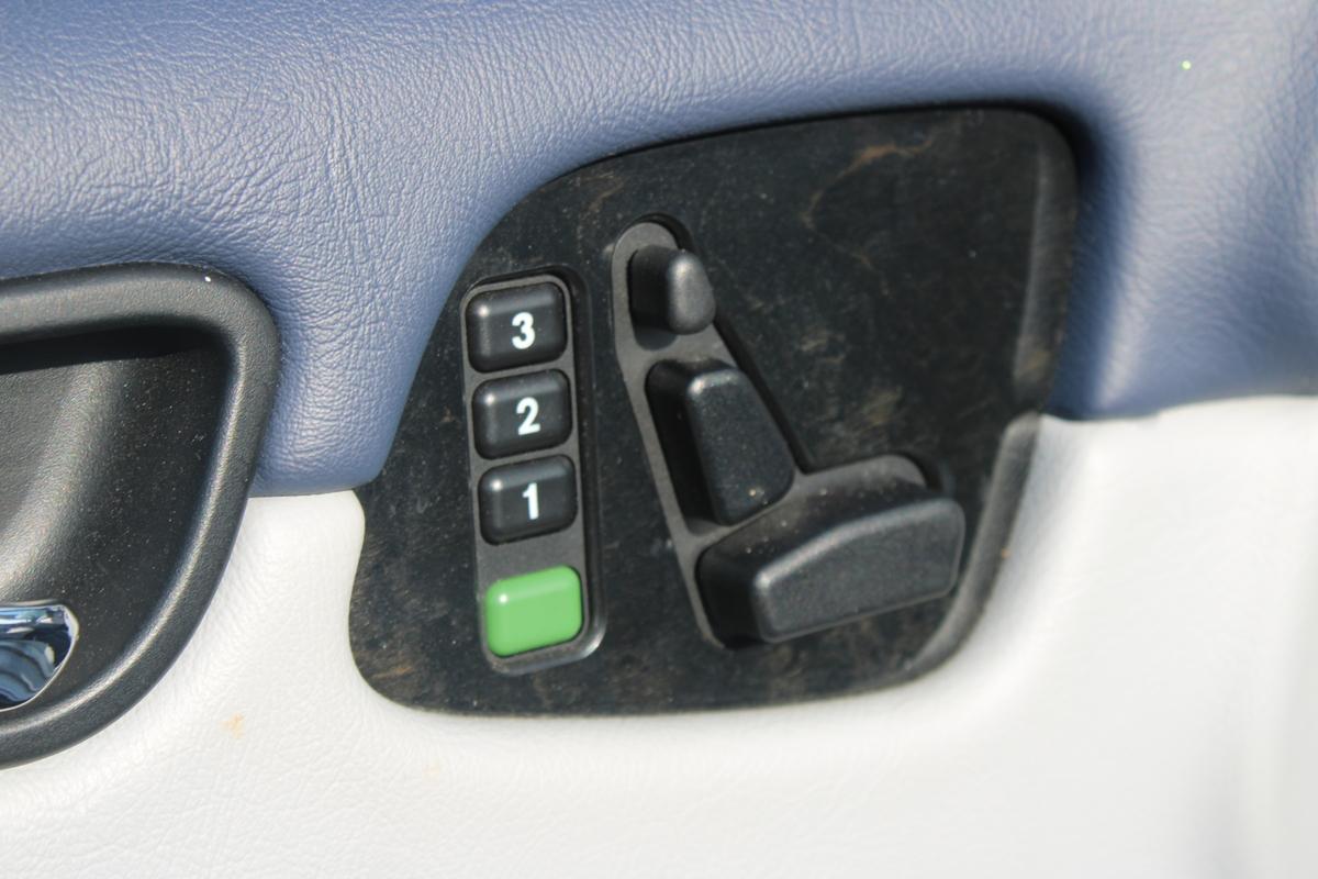 2000 Mercedes - Benz CLK430 AVANTGARDE AUTO CONVERTIBLE