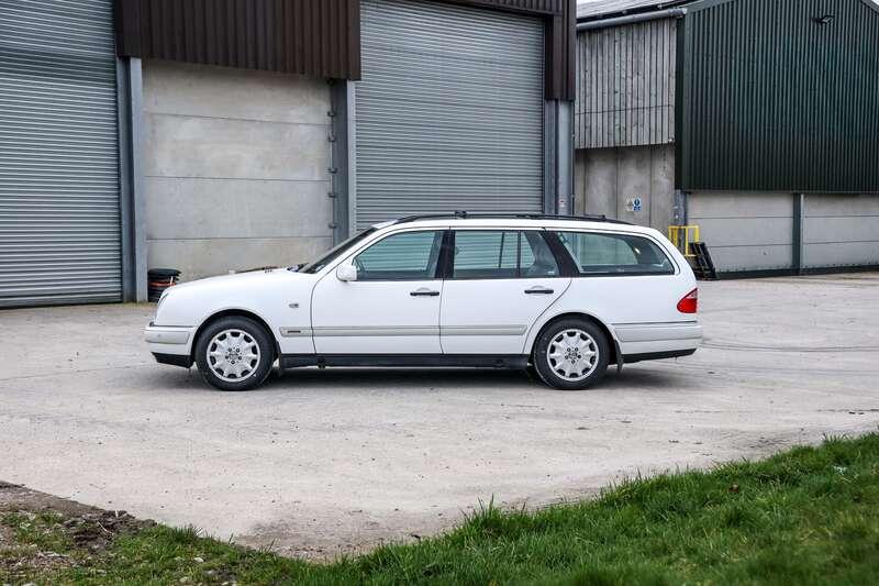 1998 Mercedes - Benz E240