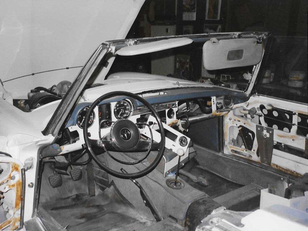 1965 Mercedes - Benz 230 SL PAGODE