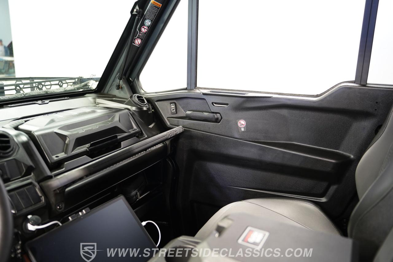 2025 Can Am Defender MAX Limited Lone Star HD10