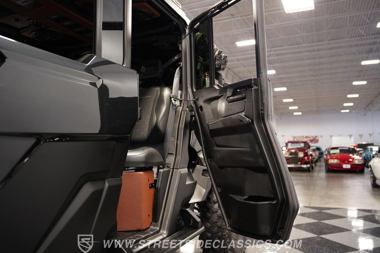 2025 Can Am Defender MAX Limited Lone Star HD10