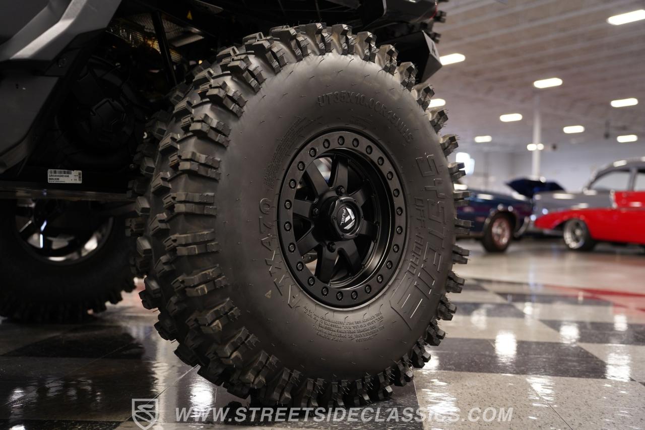 2025 Can Am Defender MAX Limited Lone Star HD10