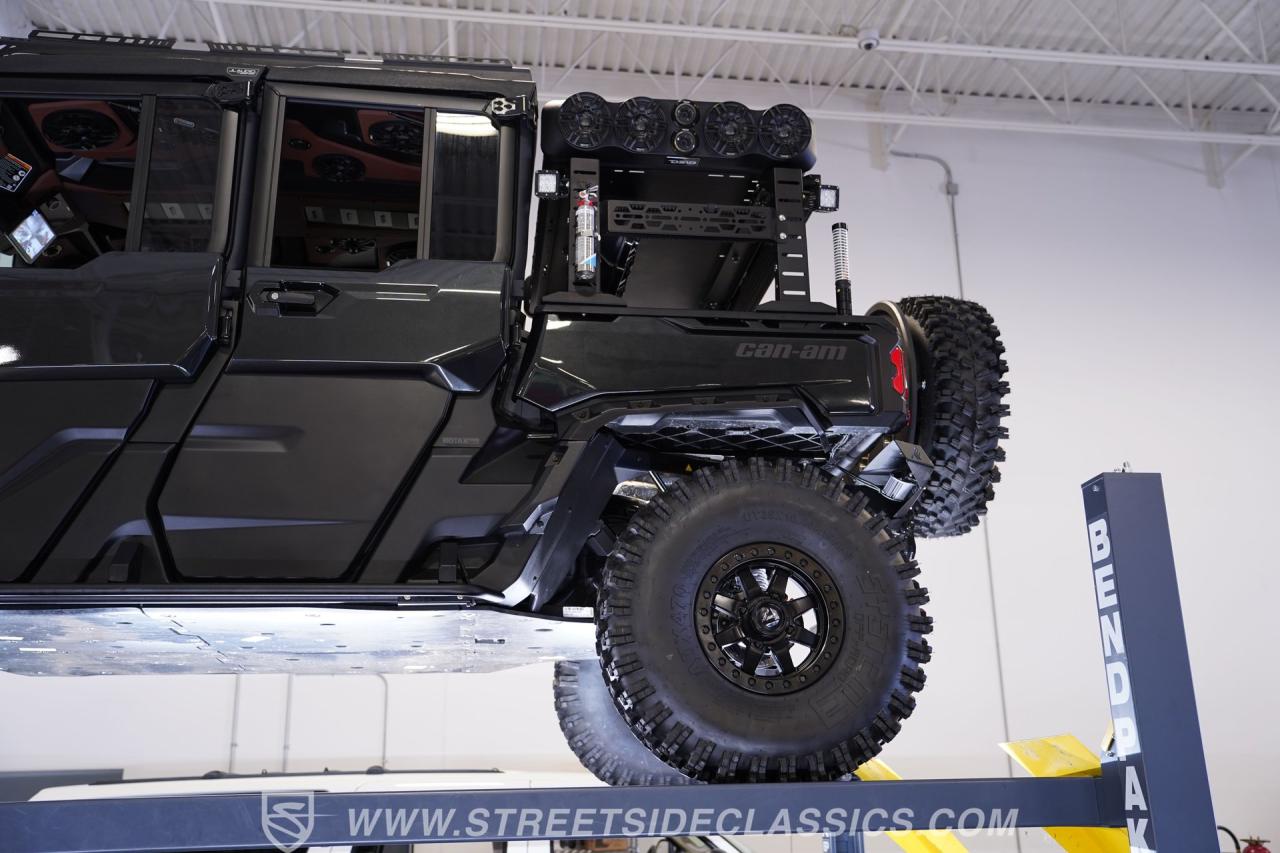 2025 Can Am Defender MAX Limited Lone Star HD10