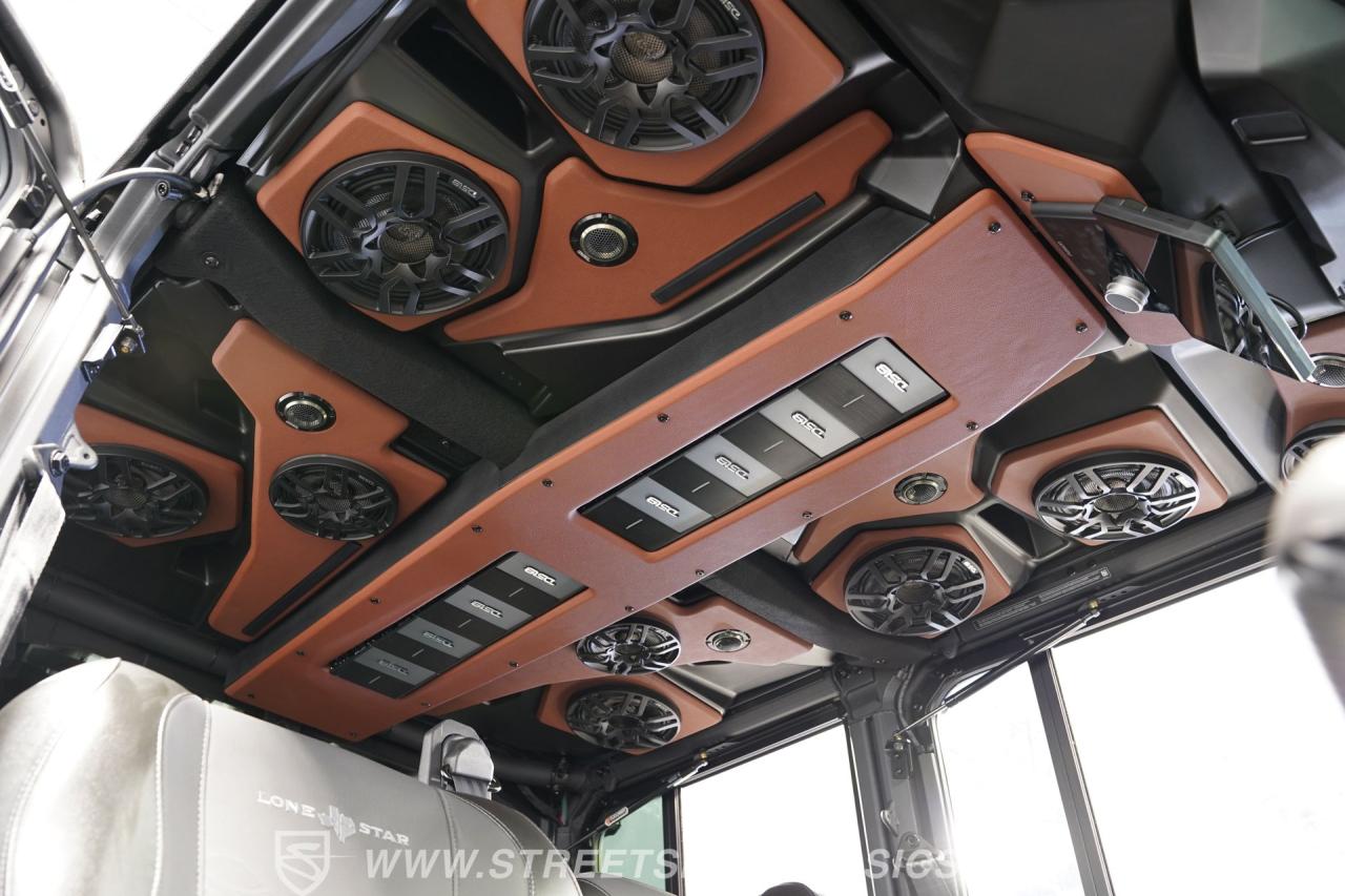 2025 Can Am Defender MAX Limited Lone Star HD10