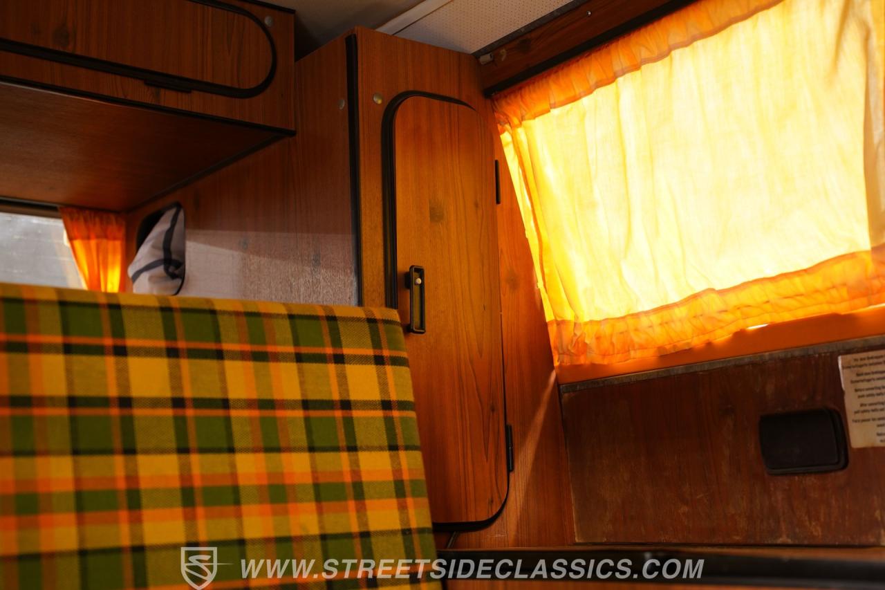 1977 Volkswagen Kombi Van Camper