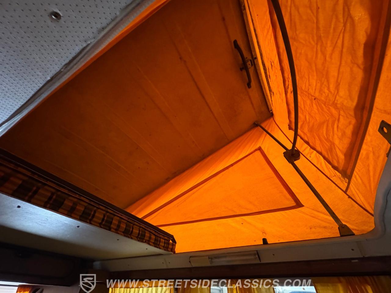 1977 Volkswagen Kombi Van Camper