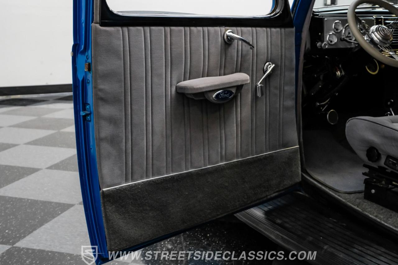 1939 Ford Deluxe Streetrod