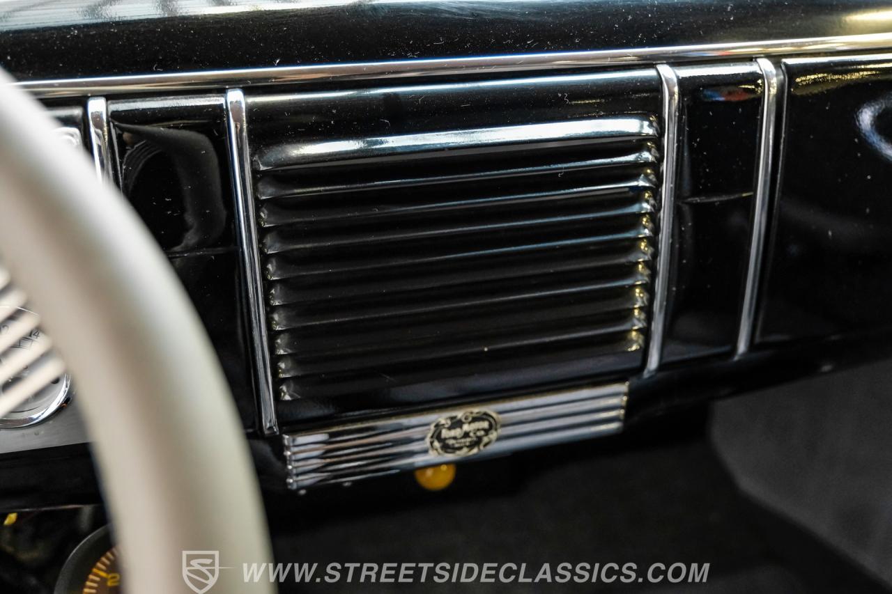 1939 Ford Deluxe Streetrod