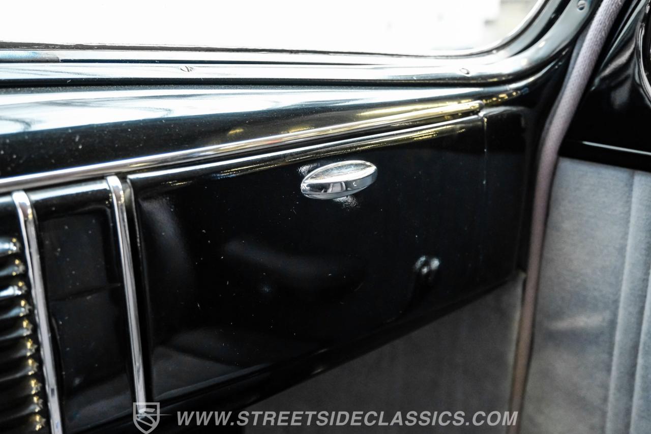 1939 Ford Deluxe Streetrod