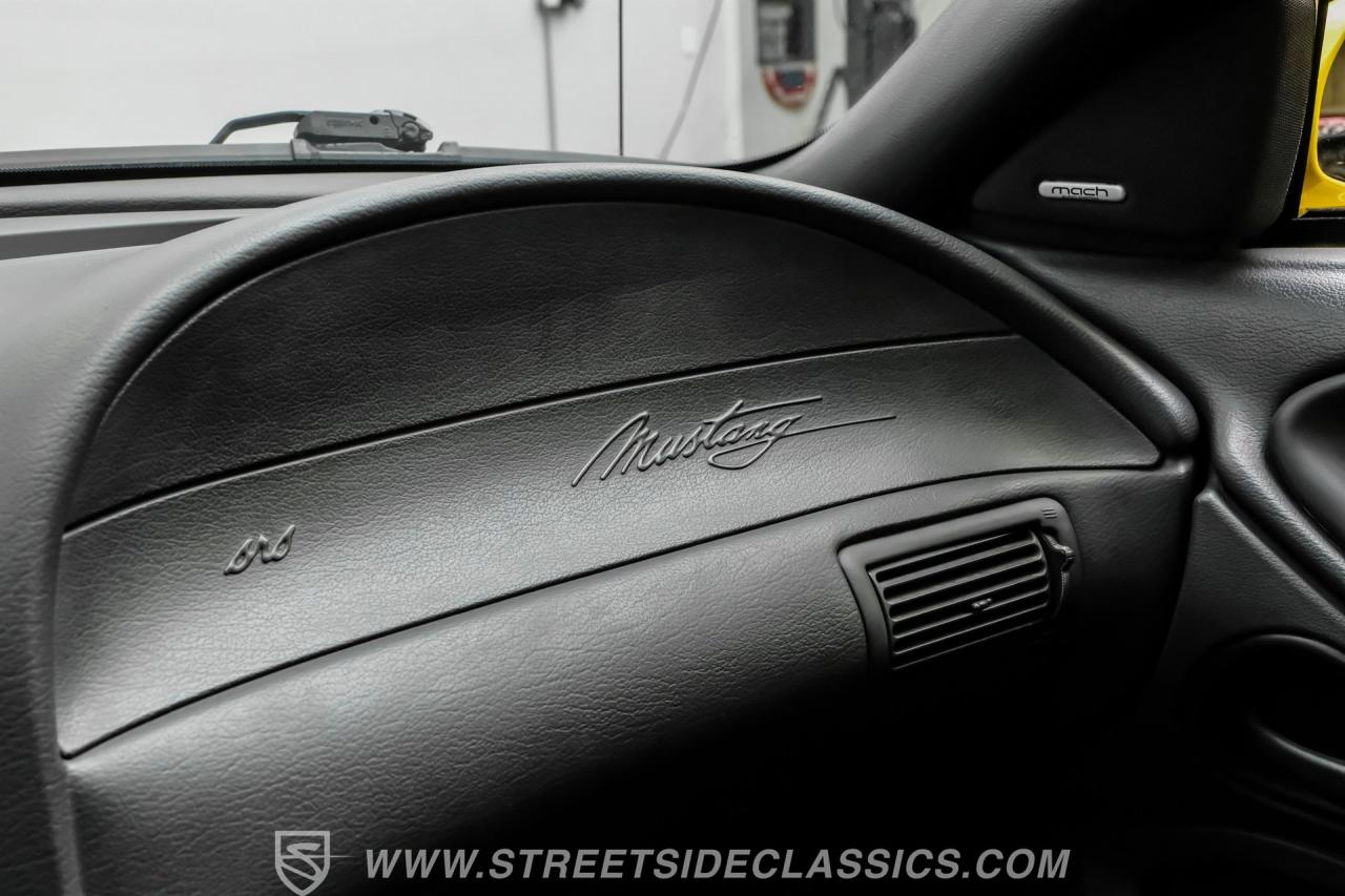 2003 Ford Mustang Mach 1