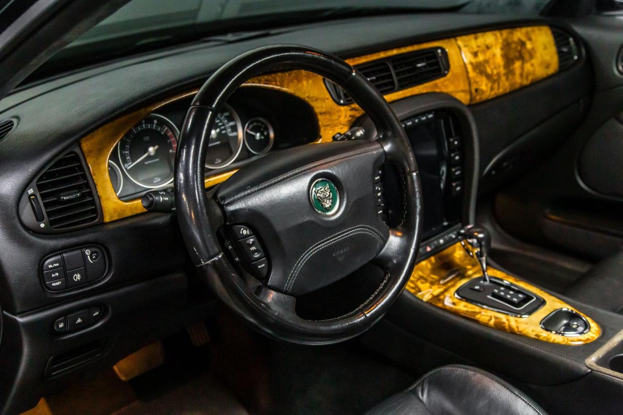 2005 Jaguar S TYPE R