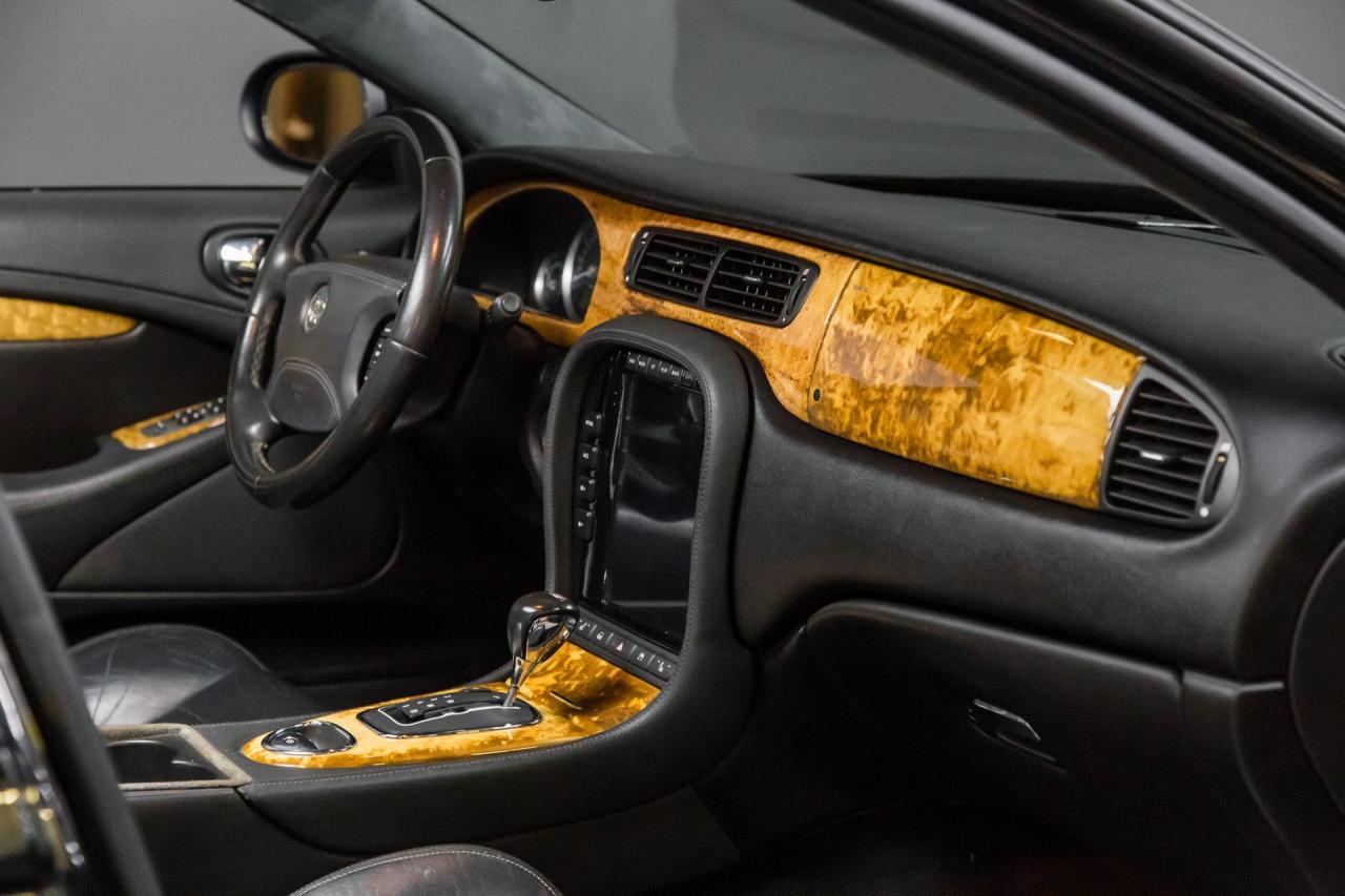 2005 Jaguar S TYPE R