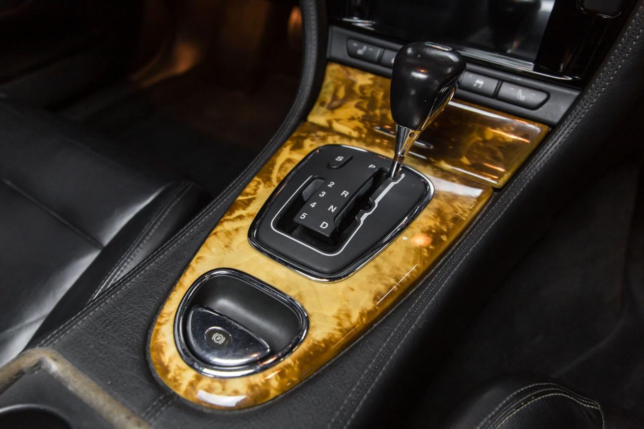 2005 Jaguar S TYPE R