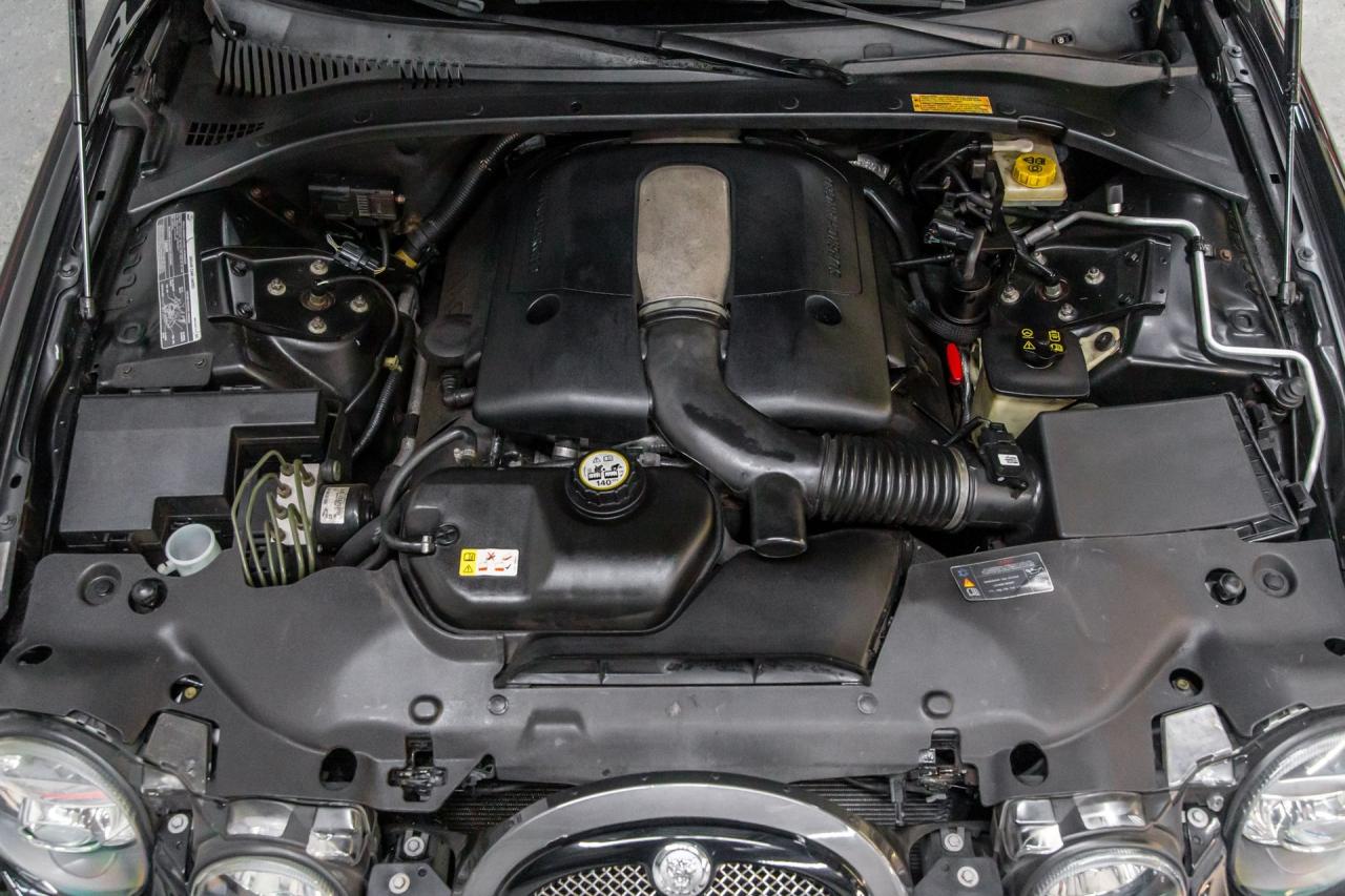 2005 Jaguar S TYPE R