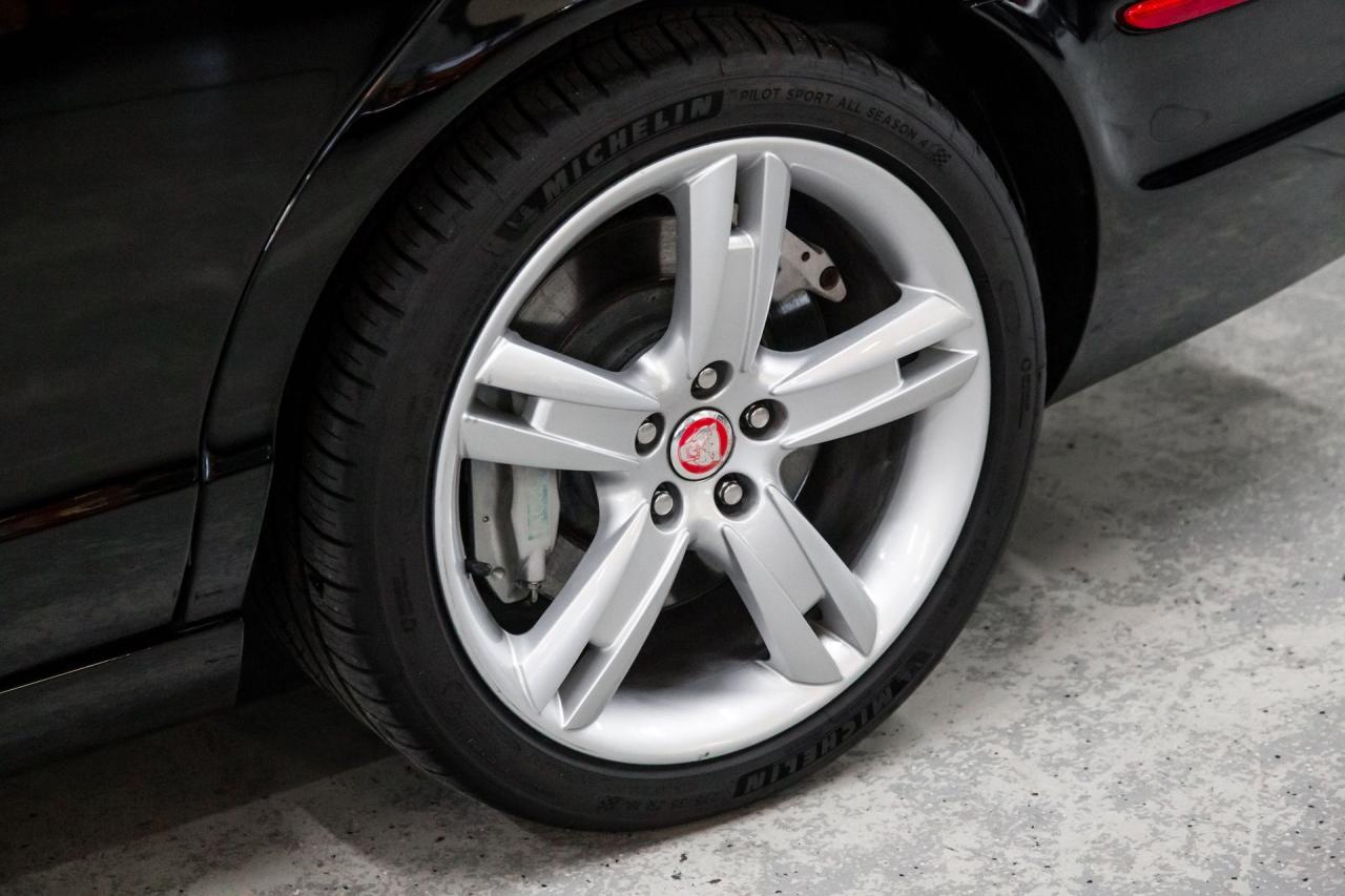 2005 Jaguar S TYPE R