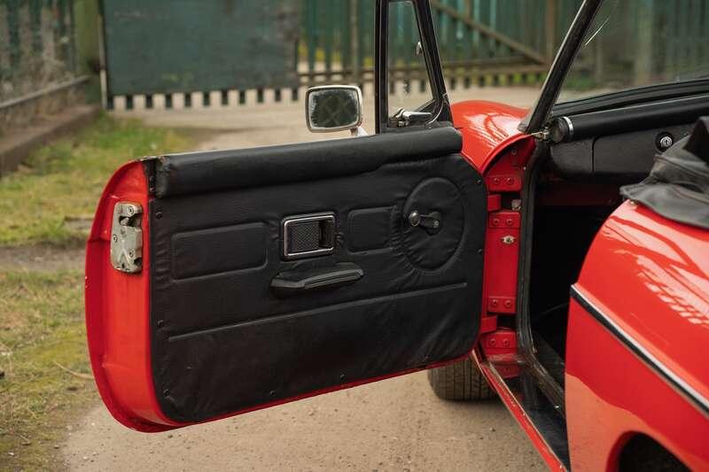 1976 MG B Roadster