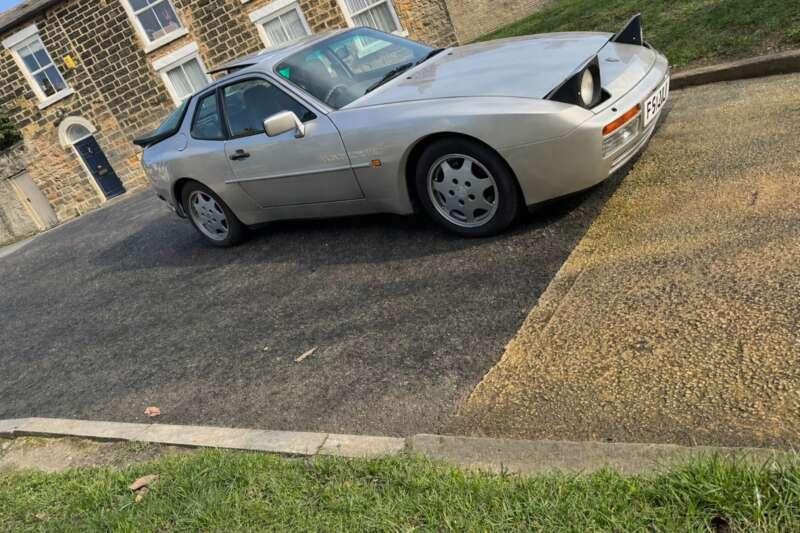 1989 Porsche 944 S2
