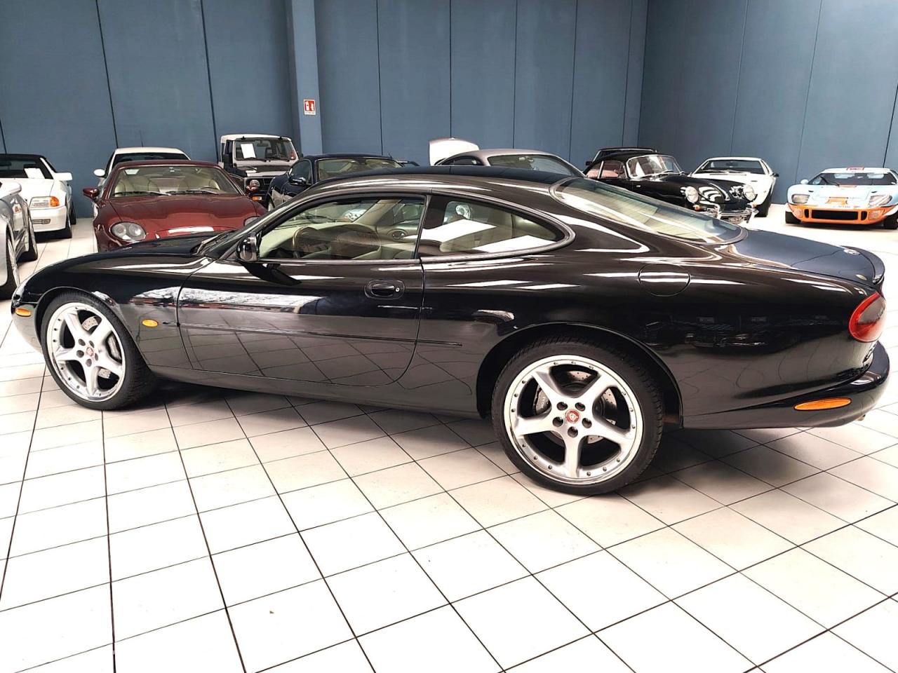 1998 Jaguar XK R COUPE