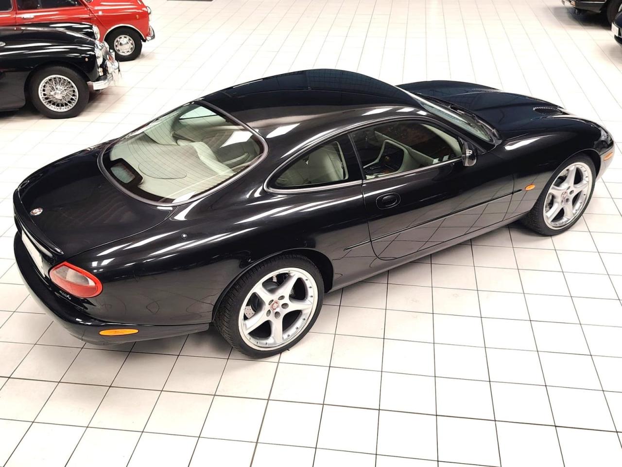 1998 Jaguar XK R COUPE