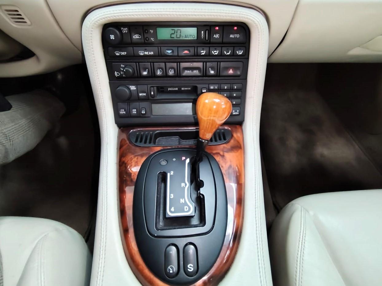 1998 Jaguar XK R COUPE