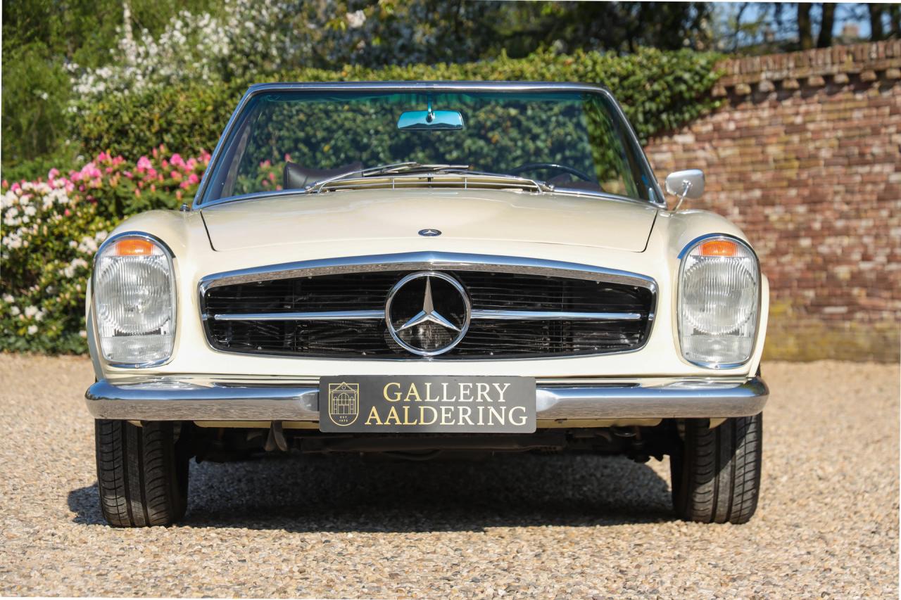 1967 Mercedes - Benz Mercedes Benz 250 SL Pagode