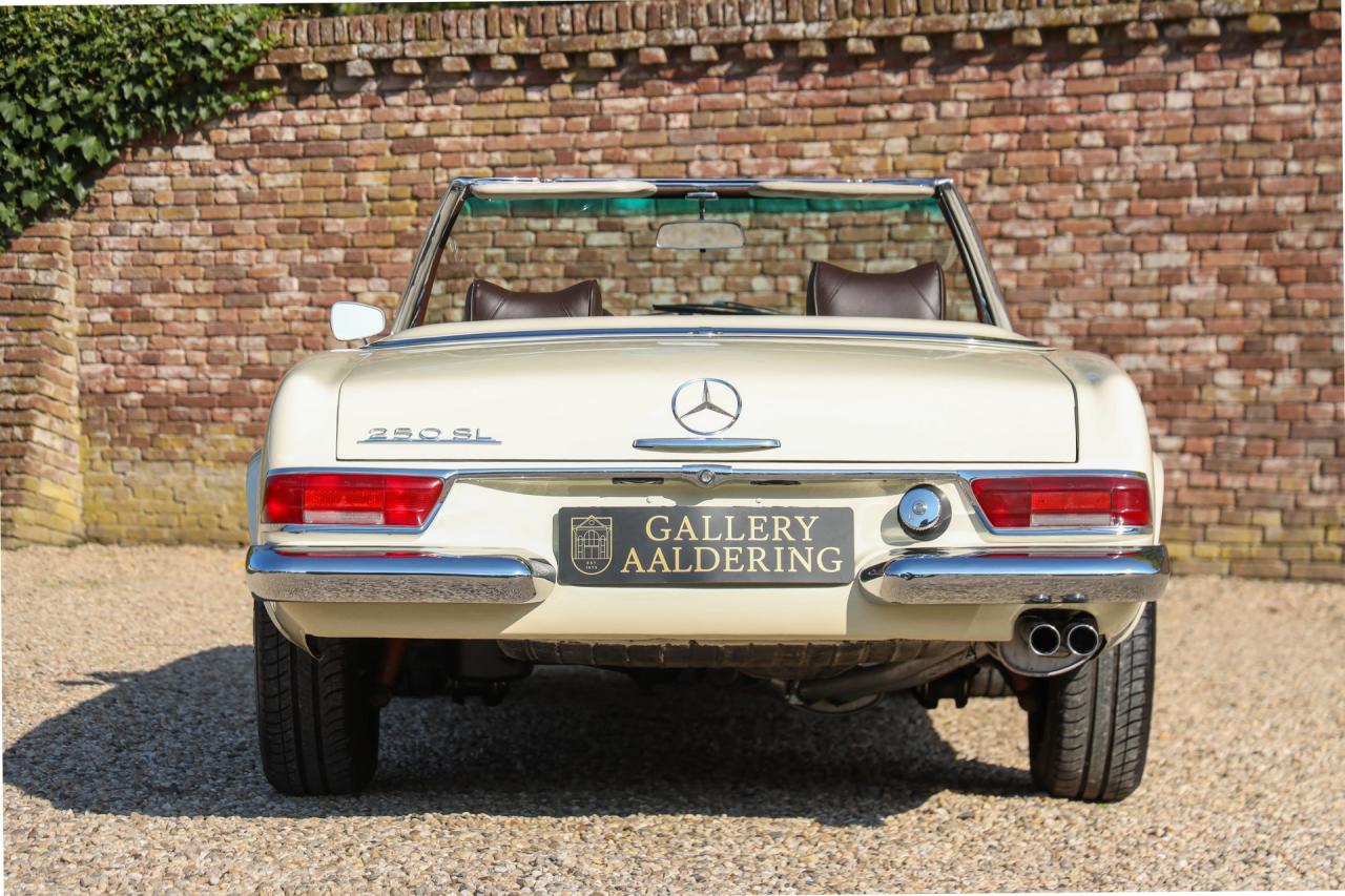 1967 Mercedes - Benz Mercedes Benz 250 SL Pagode